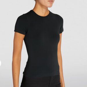 NWT SKIMS Soft Smoothing Seamless Tee Short Sleeve Eclipse Black Size XL